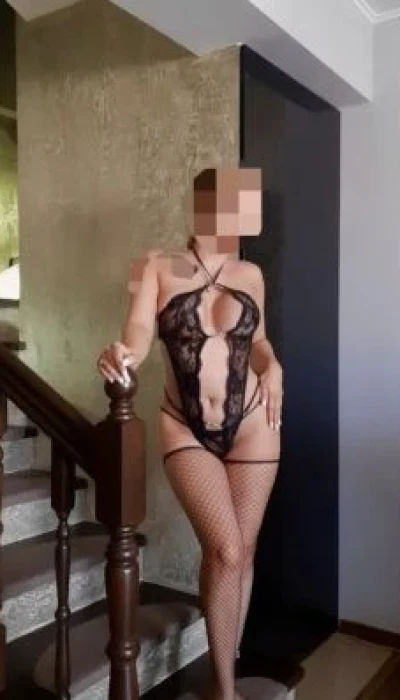 Hot Eva