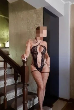 Hot Eva
