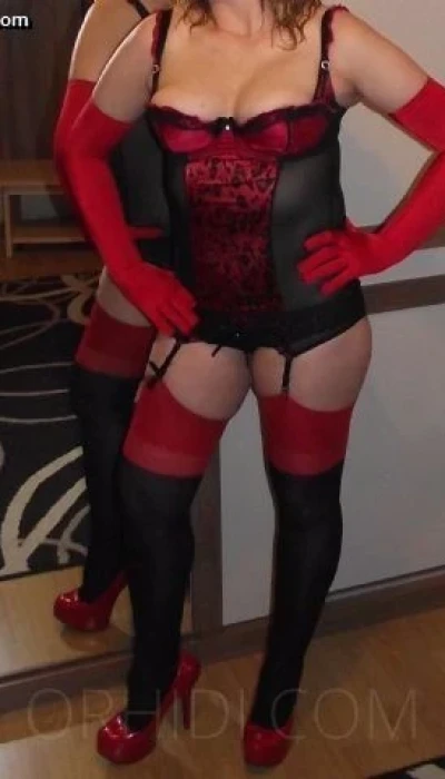Classy Hotwife