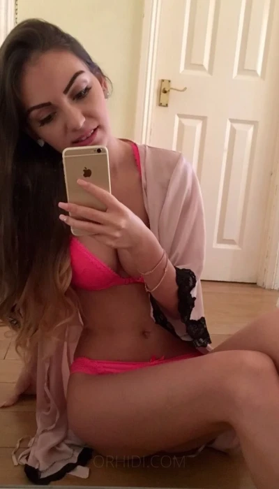 petiteamanda1994