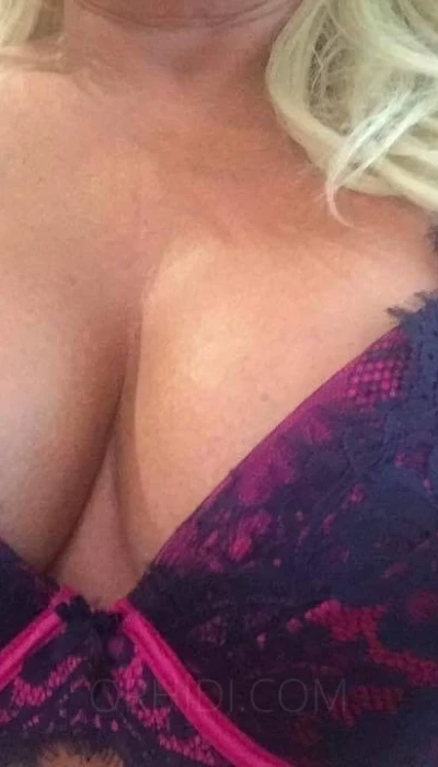 Kelsey milf xxx