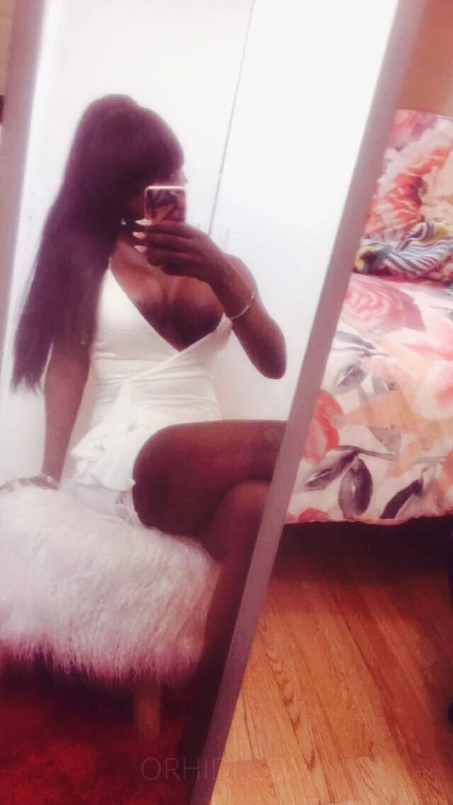 BLACK BRITISH SLUT
