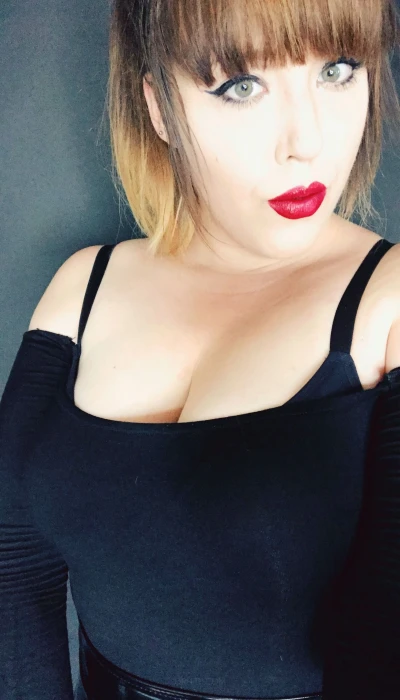 Mistress_Komakino