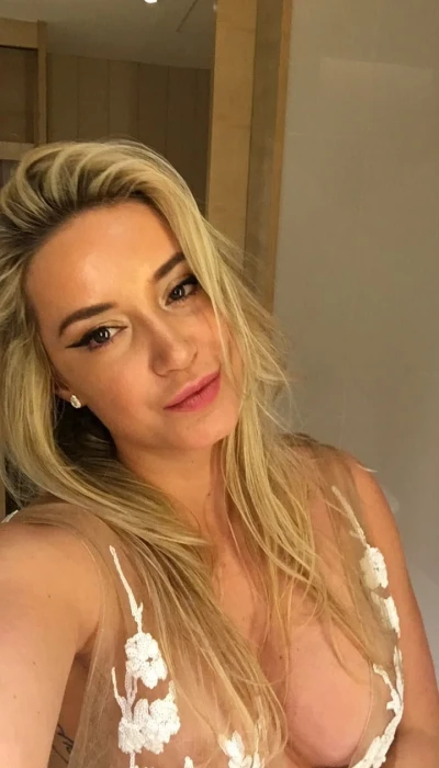 Gorgeous Bella GFE
