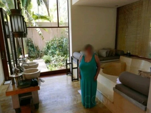 CurvaceousCaledonia