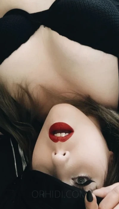 Mistress_Komakino