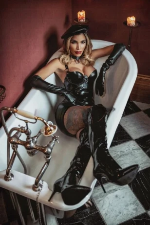 Amanda Lima Ts