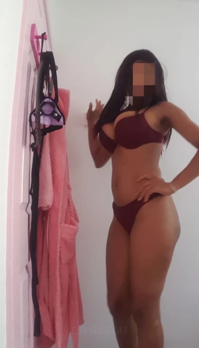 Chantal_Ebony