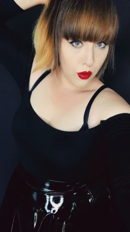 Mistress_Komakino
