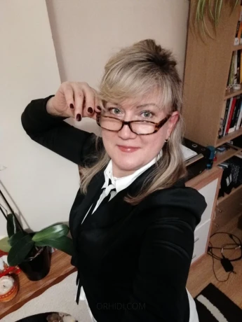 Classy Hotwife